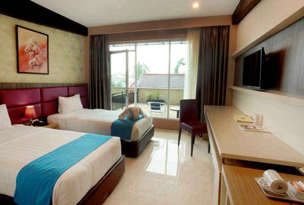 Asoka Luxury Hotel Bandar Lampung Eksteriør billede