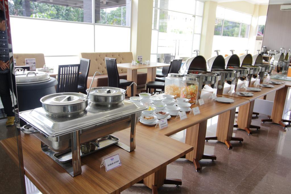 Asoka Luxury Hotel Bandar Lampung Eksteriør billede