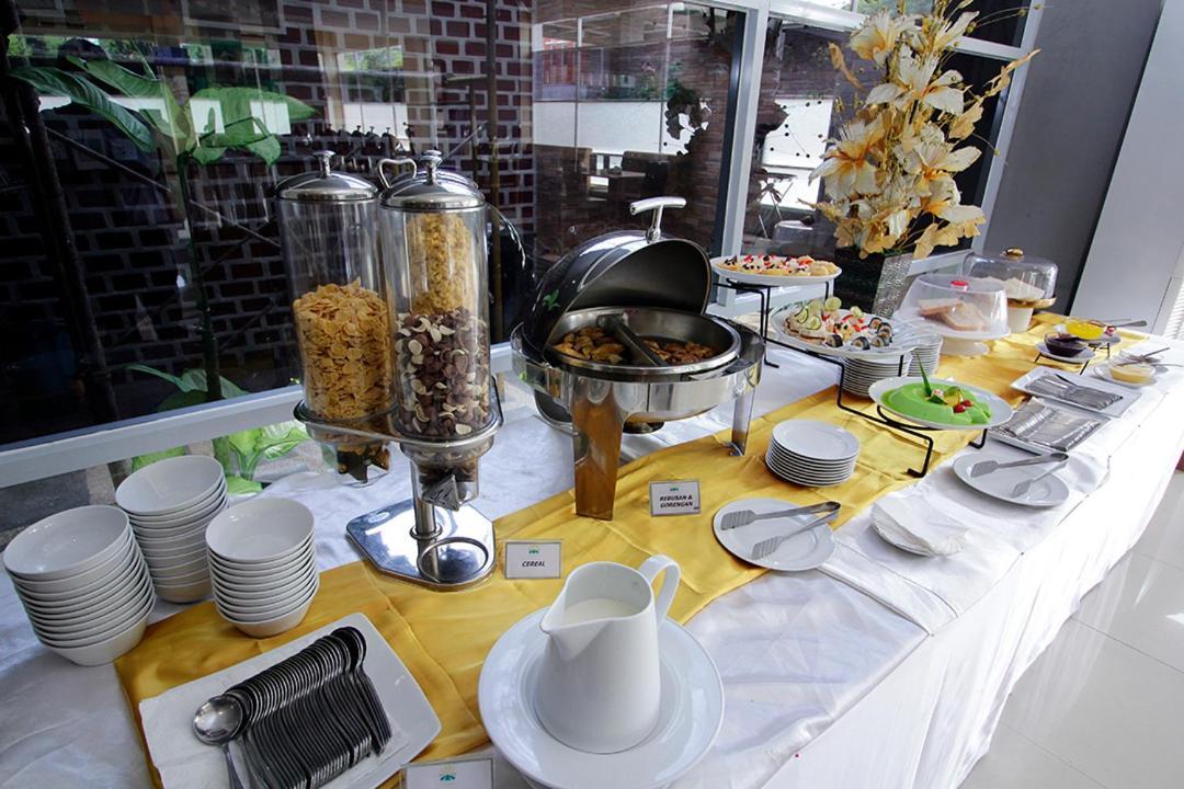 Asoka Luxury Hotel Bandar Lampung Eksteriør billede