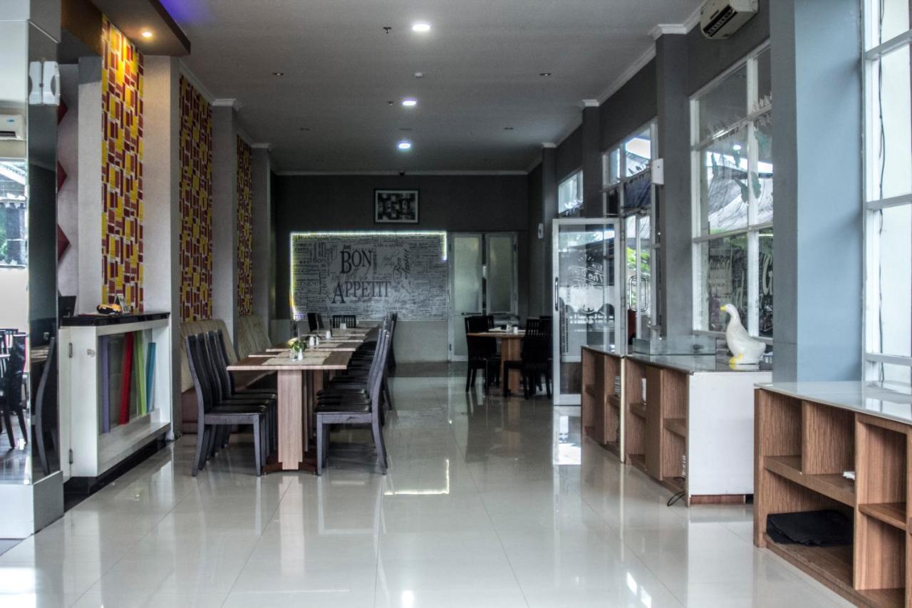 Asoka Luxury Hotel Bandar Lampung Eksteriør billede