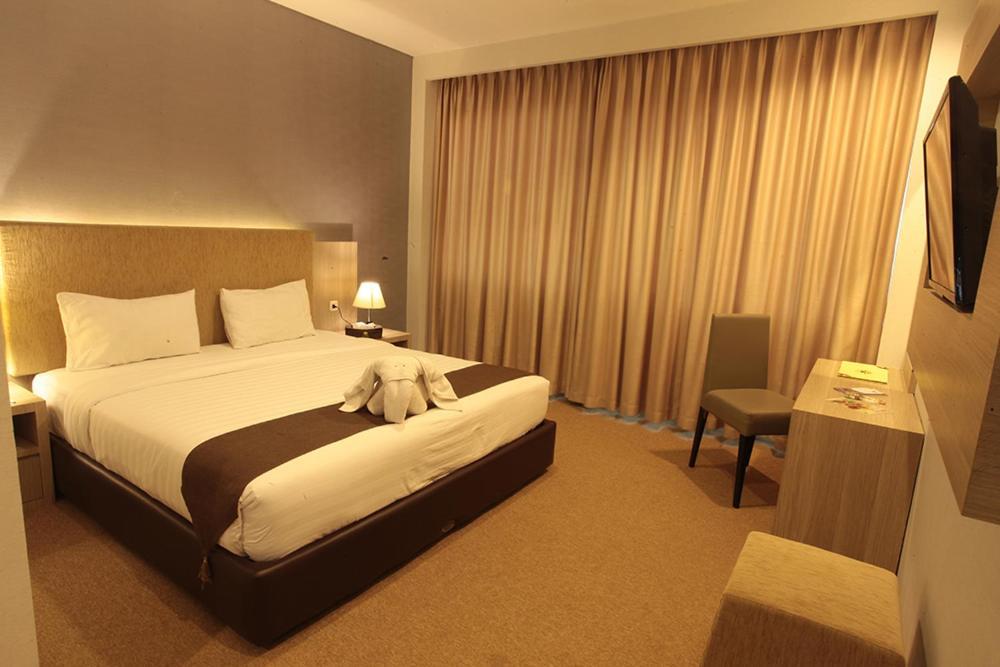 Asoka Luxury Hotel Bandar Lampung Eksteriør billede