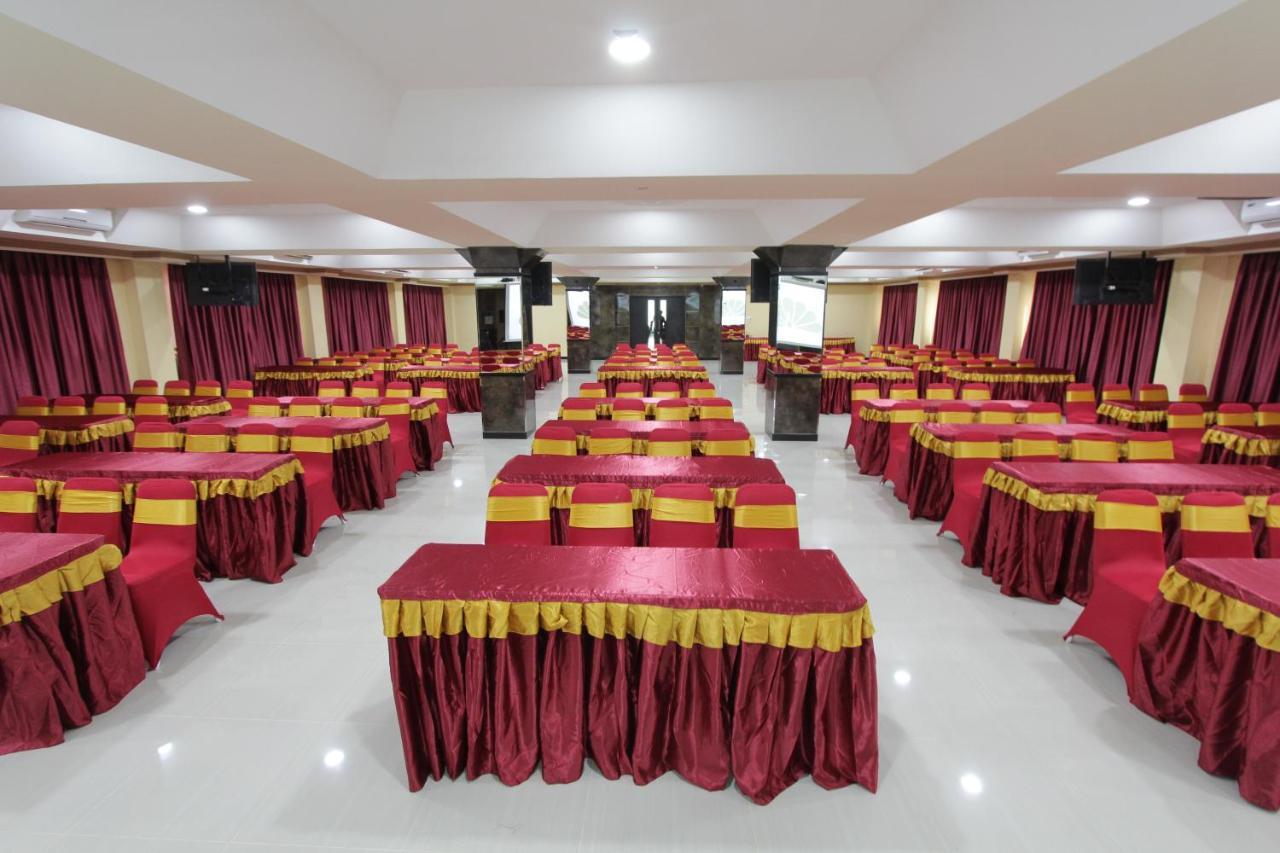 Asoka Luxury Hotel Bandar Lampung Eksteriør billede